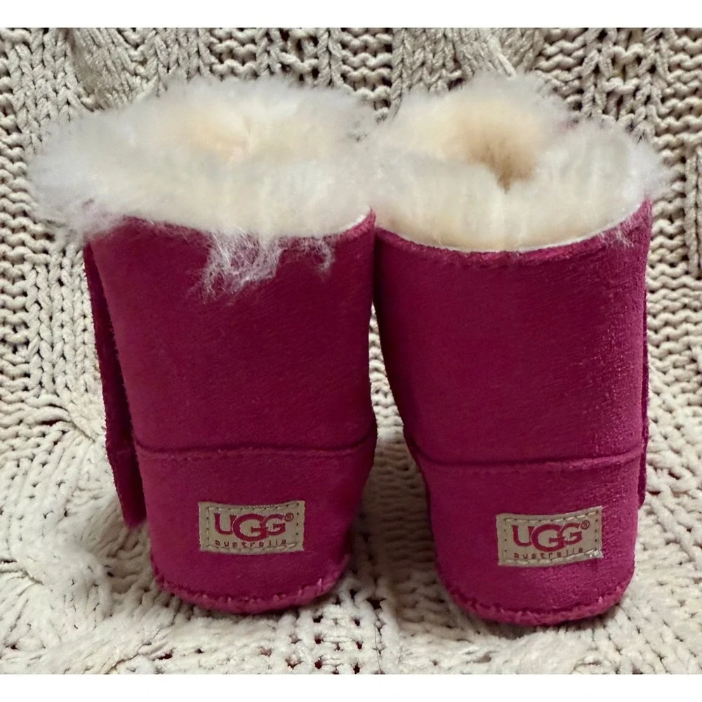 UGG Australia Jesse Infant 2/3 Boots Pink Suede Sheepskin Lined Magenta Booties